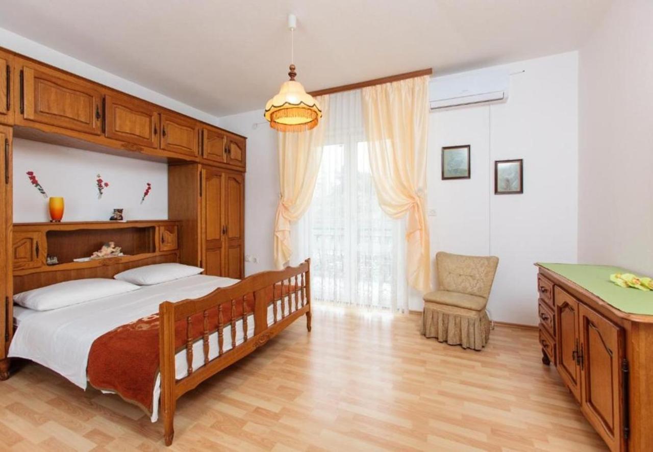 Apartment Knez 1 - 50 M From Beach Подстрана Экстерьер фото